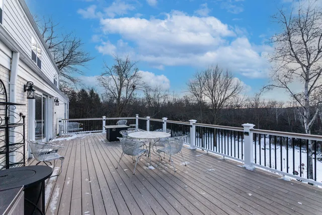 $950,000 | W290-s4827 Parke Lane West, Waukesha, WI 53189