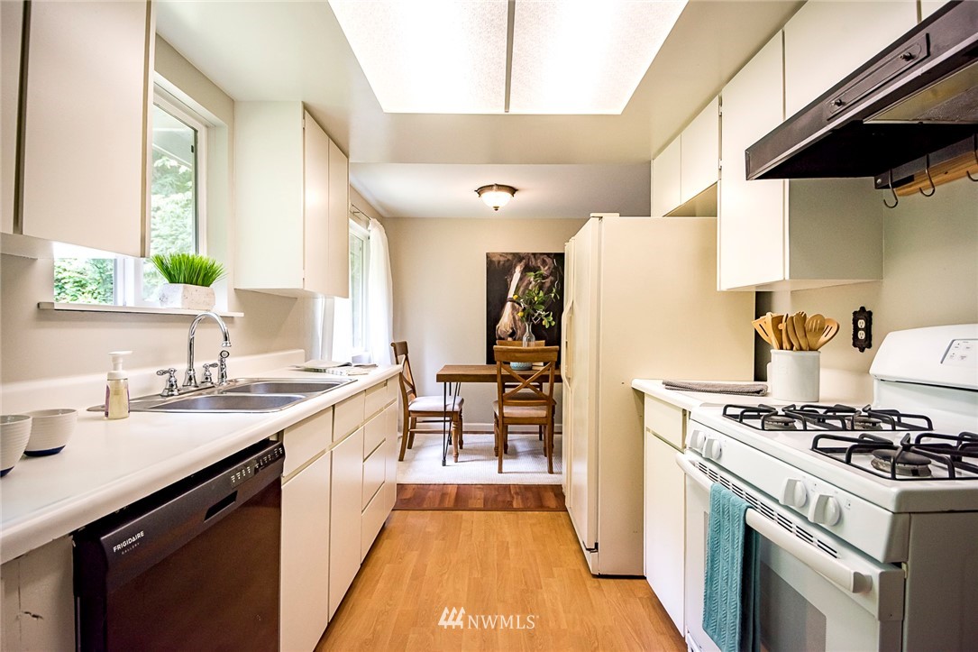 17832 Southeast 146th Street Renton, WA 98059 - Photo 8 of 21 Gallery Image 8