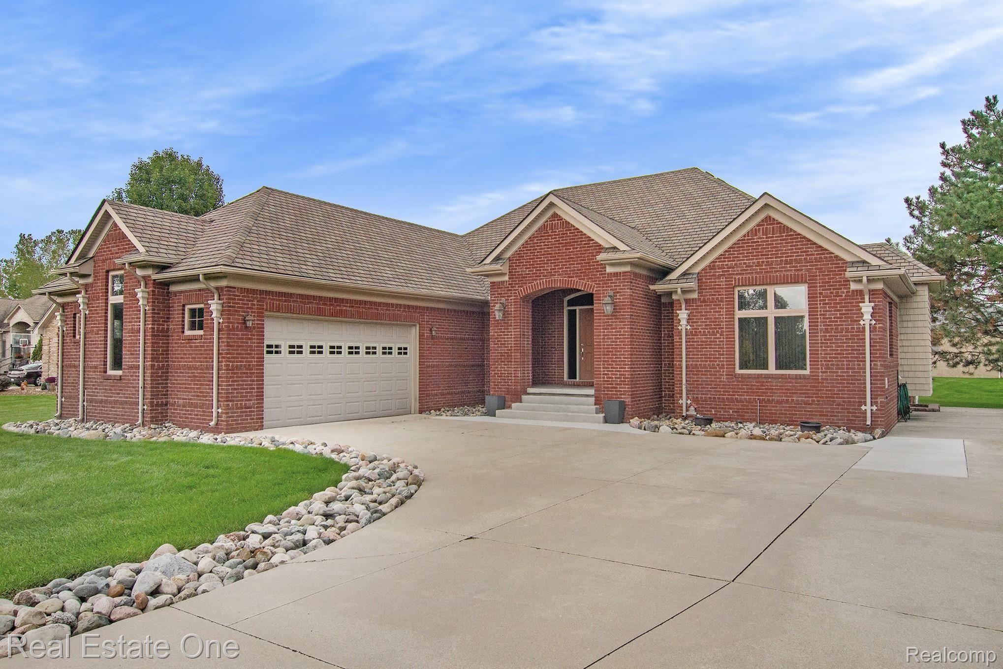 51900 Baker Road New Baltimore, MI 48047 - Photo 1 of 26 IMG_0791-.jpg