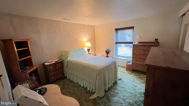 $299,900 | 10 Cedar Hill Drive, Sicklerville, NJ 08081