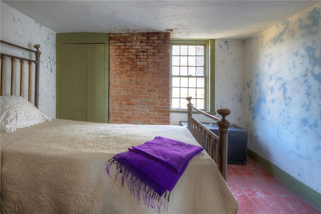 119 Spring Street Newport, RI 02840 - Photo 17 of 24 third floor bedroom