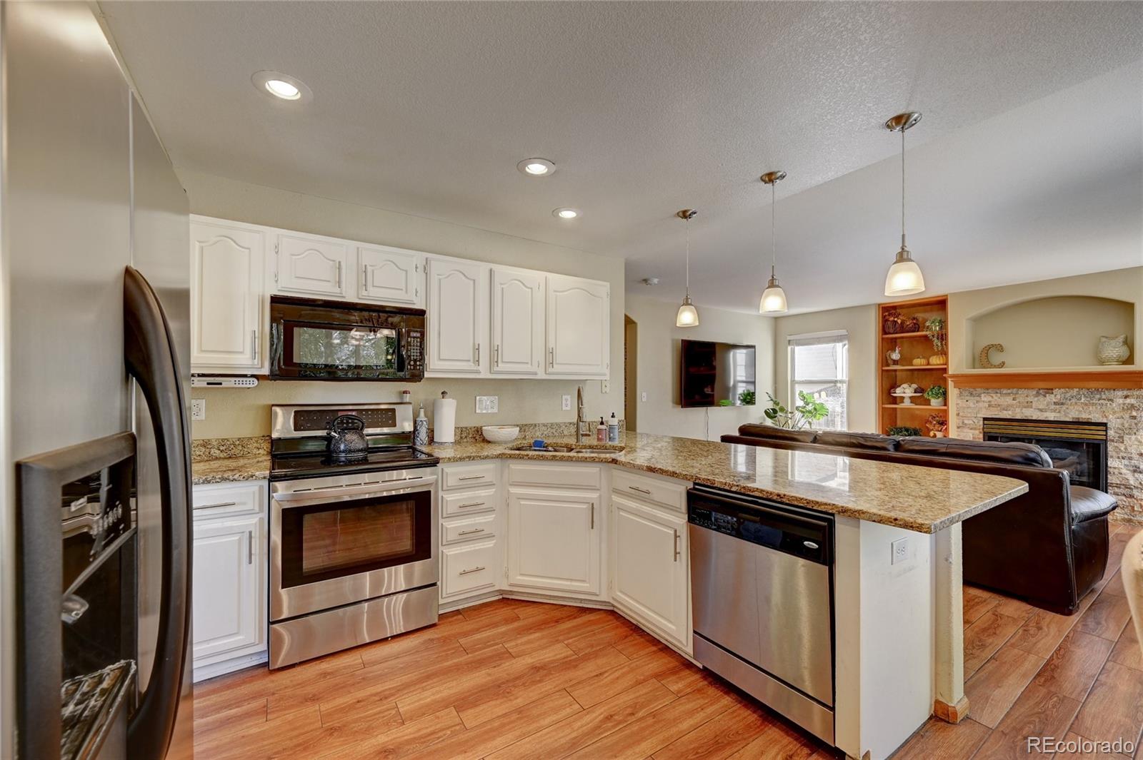 8257 South Reed Way Littleton, CO 80128 - Photo 8 of 38 Gallery Image 8