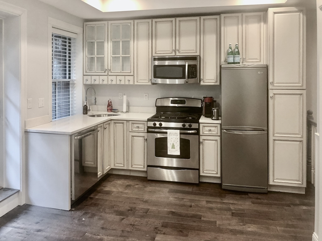 12 Grove Street Boston, MA 02114 - Photo 11 of 12