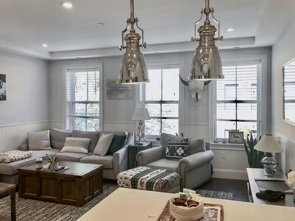 12 Grove Street Boston, MA 02114 - Photo 5 of 12