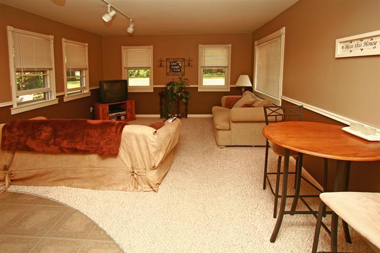 2930 Wellington Road Kalamazoo, MI 49008 - Photo 2 of 15 Additional Photo