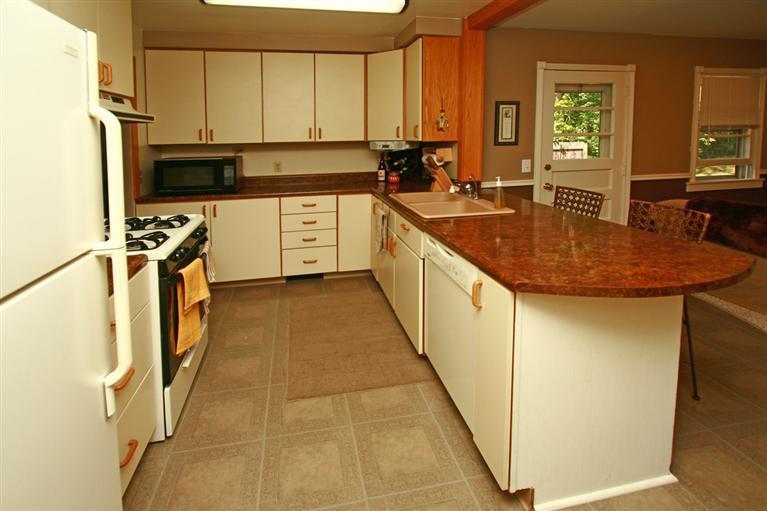 2930 Wellington Road Kalamazoo, MI 49008 - Photo 6 of 15 Additional Photo