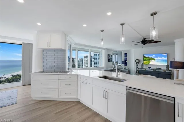 $18,500 | 4041 Gulf Shore Boulevard North, Unit 1705, Naples, FL 34103