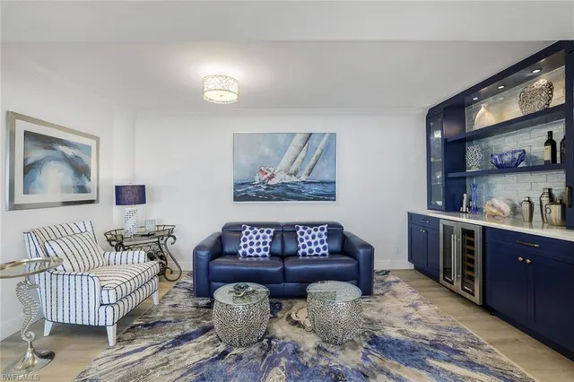 $18,500 | 4041 Gulf Shore Boulevard North, Unit 1705, Naples, FL 34103