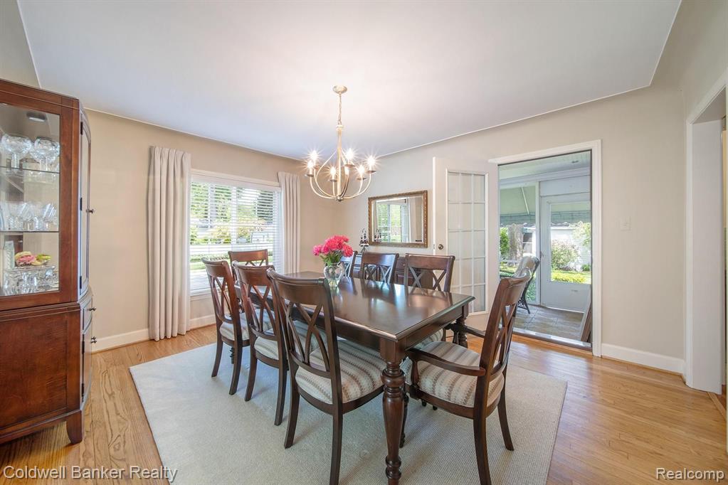 1760 Broadstone Road Grosse Pointe Woods, MI 48236 - Photo 5 of 29