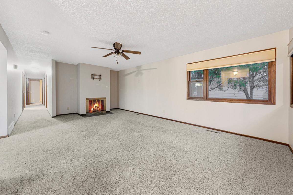 351 1st Avenue Northeast Wells, MN 56097 - Photo 12 of 44