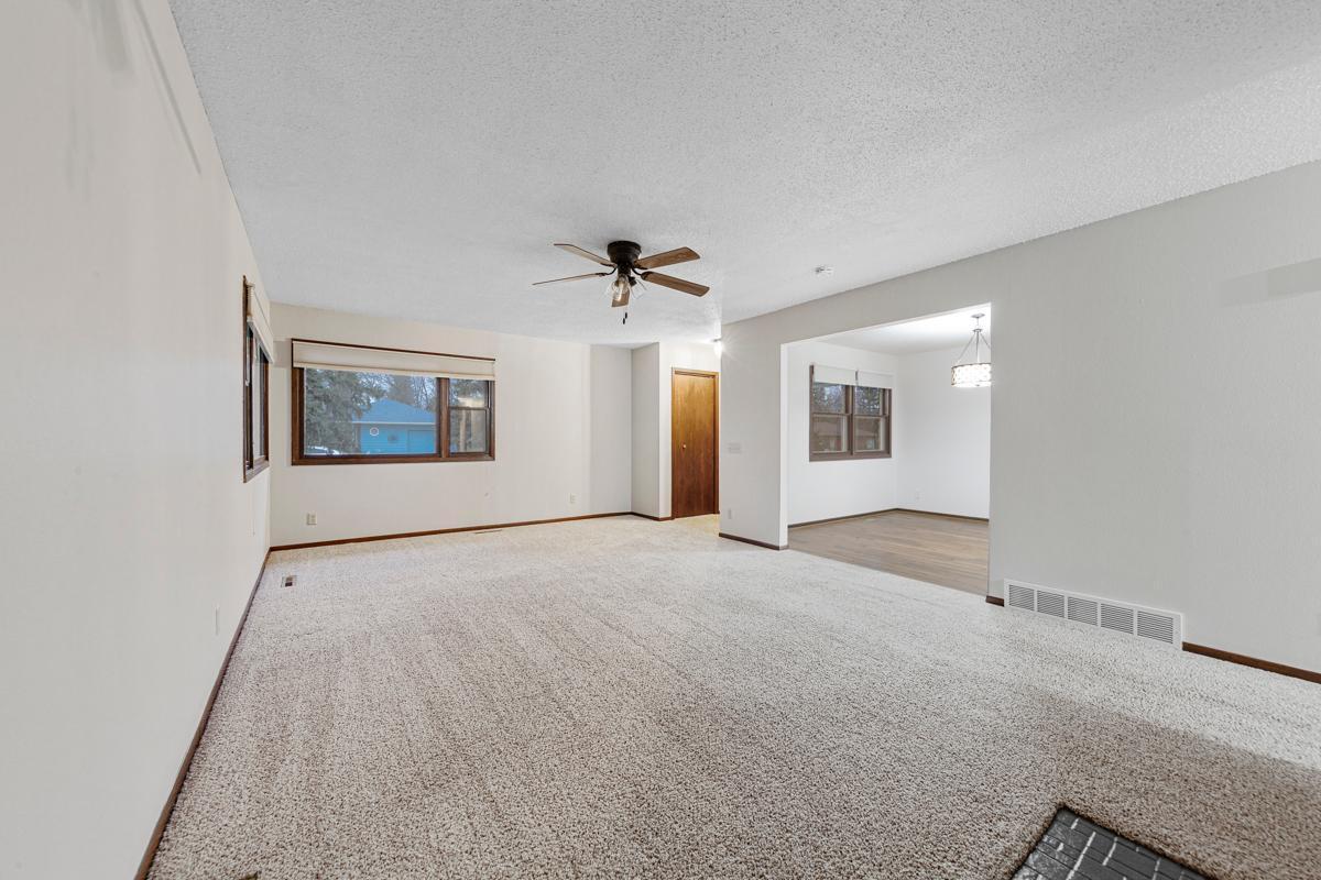 351 1st Avenue Northeast Wells, MN 56097 - Photo 15 of 44