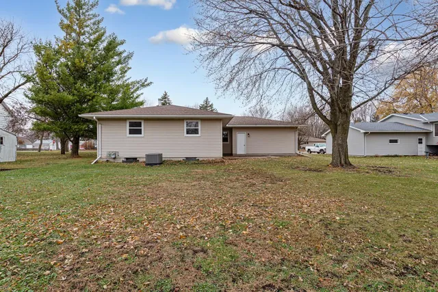 $235,900 | 351 1st Avenue Northeast, Wells, MN 56097