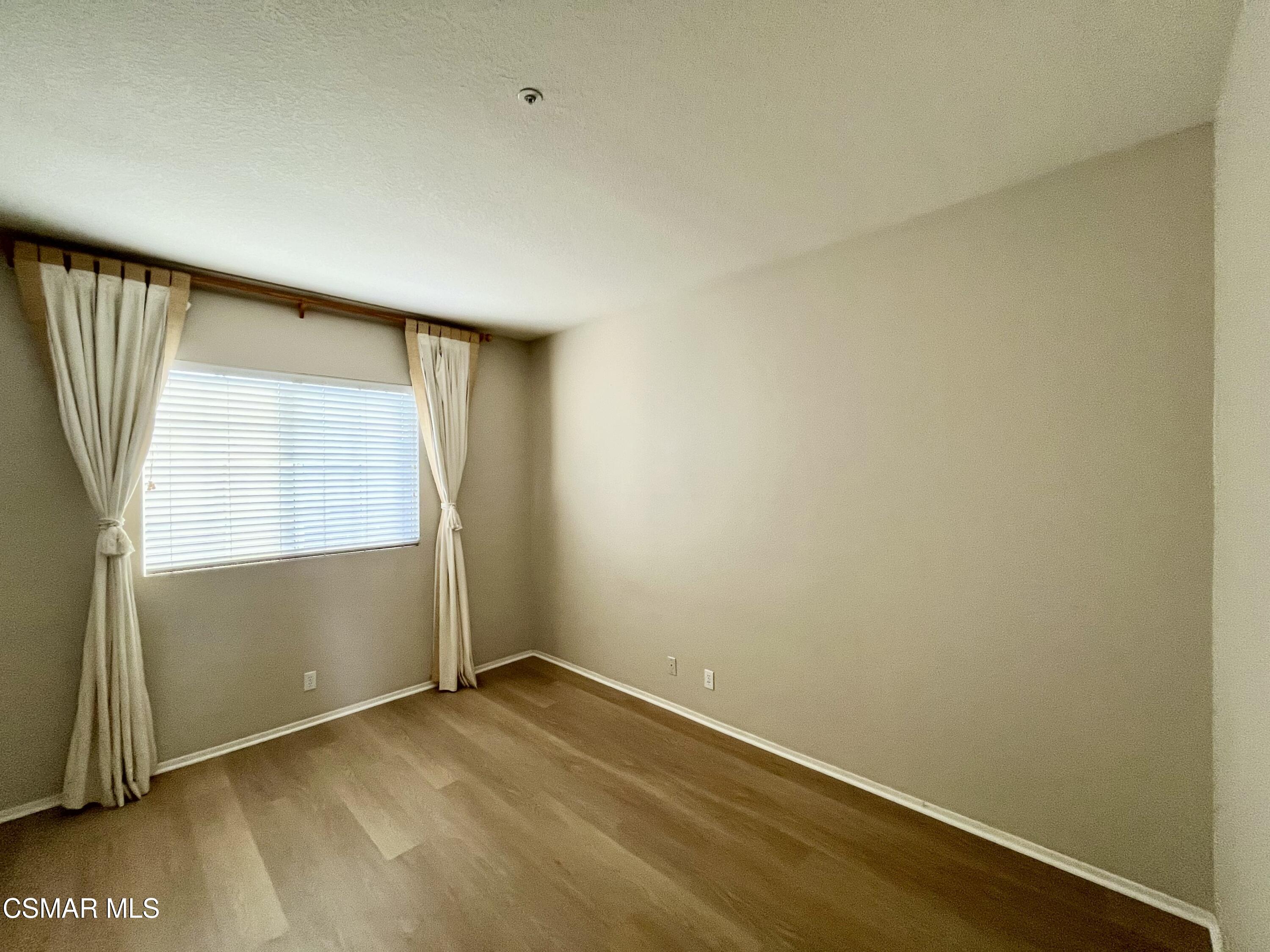 273 Springmist Lane Simi Valley, CA 93065 - Photo 13 of 14 an empty room with windows