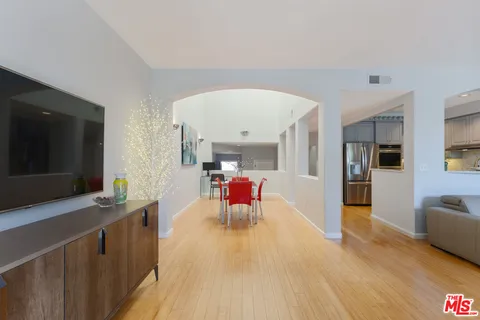 $1,699,999 | 6435 Zumirez Drive, Unit 14, Malibu, CA 90265