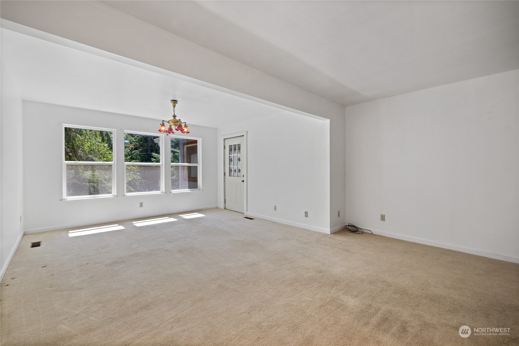 828 Lucas Creek Road Chehalis, WA 98532 - Photo 22 of 36 a view of an empty room with a window