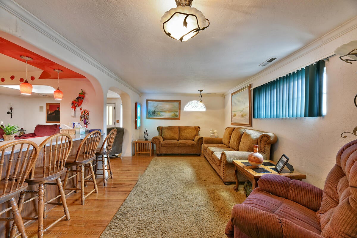 1331 Vawter Road Medford, OR 97501 - Photo 6 of 43 DSC_8751