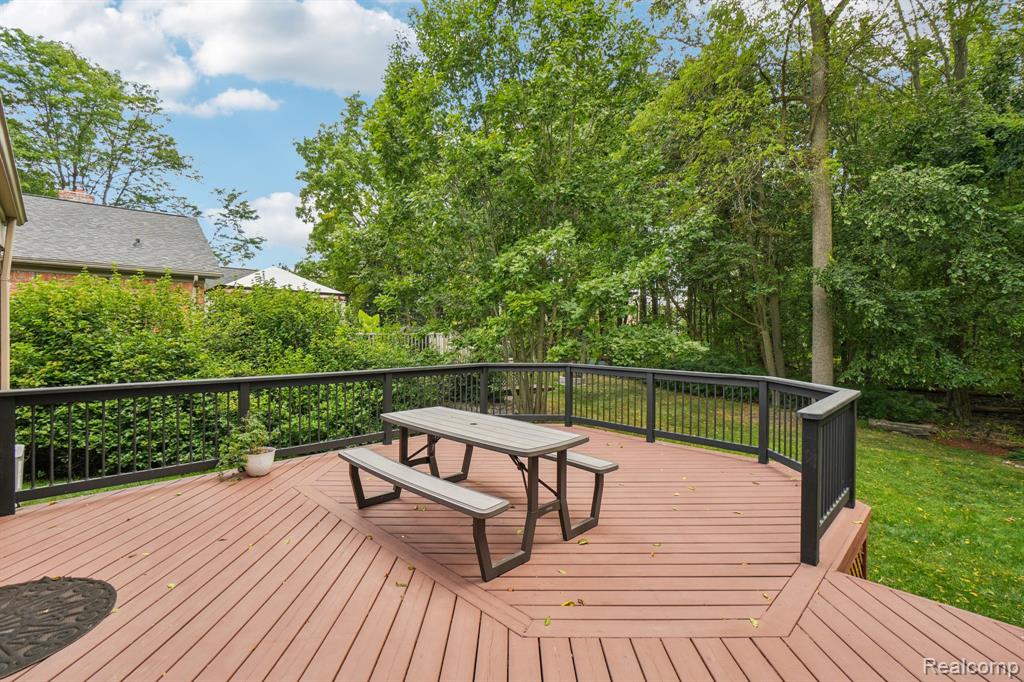 585 Timberline Drive Rochester Hills, MI 48309 - Photo 34 of 38