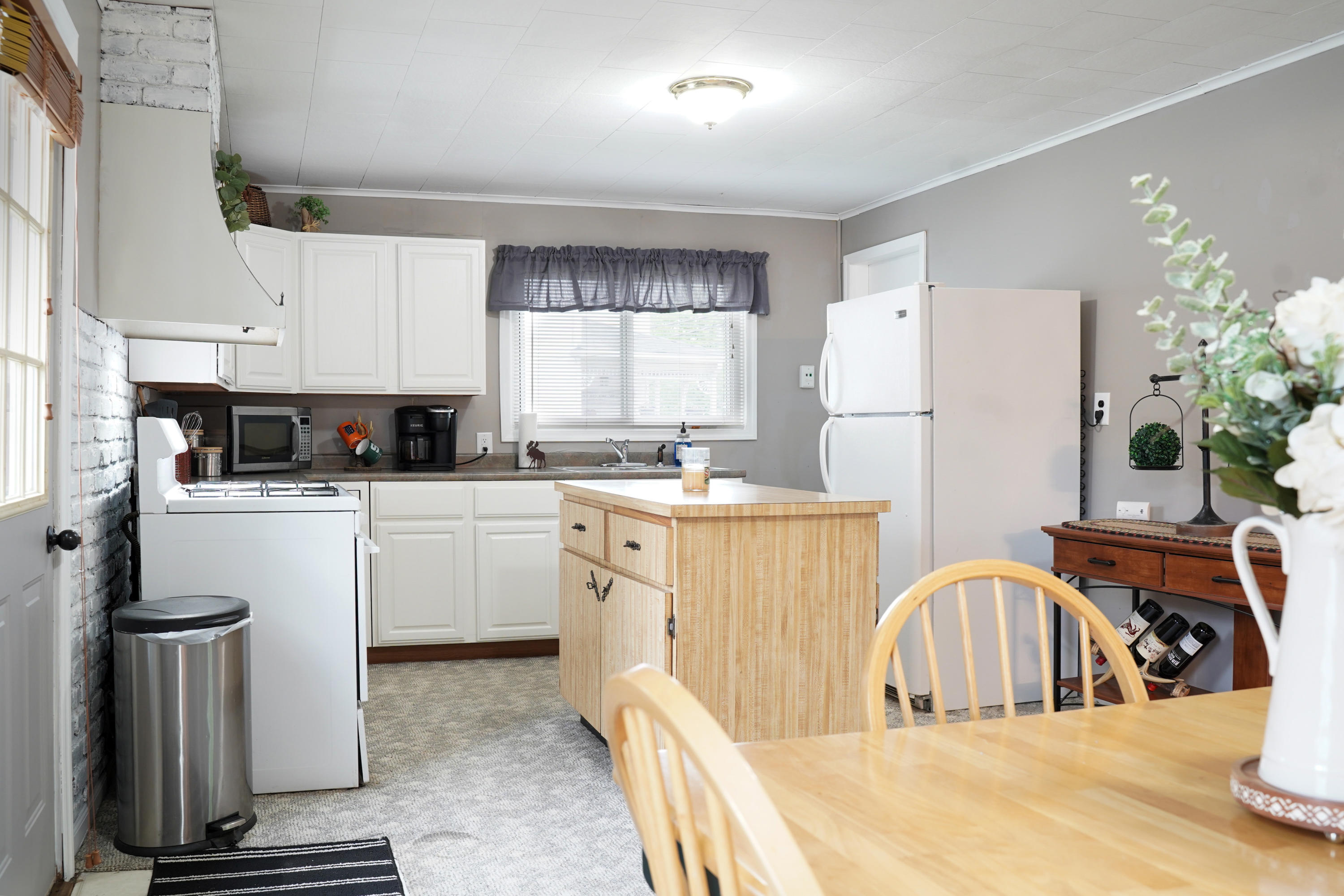 303 Reed Street Nashville, MI 49073 - Photo 3 of 26 WL300420