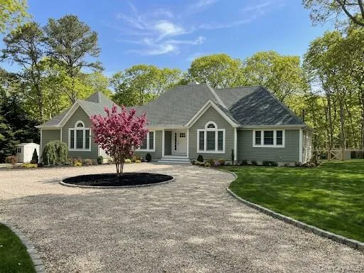 $1,995,000 | 31 Windwood Court, Westhampton, NY 11977