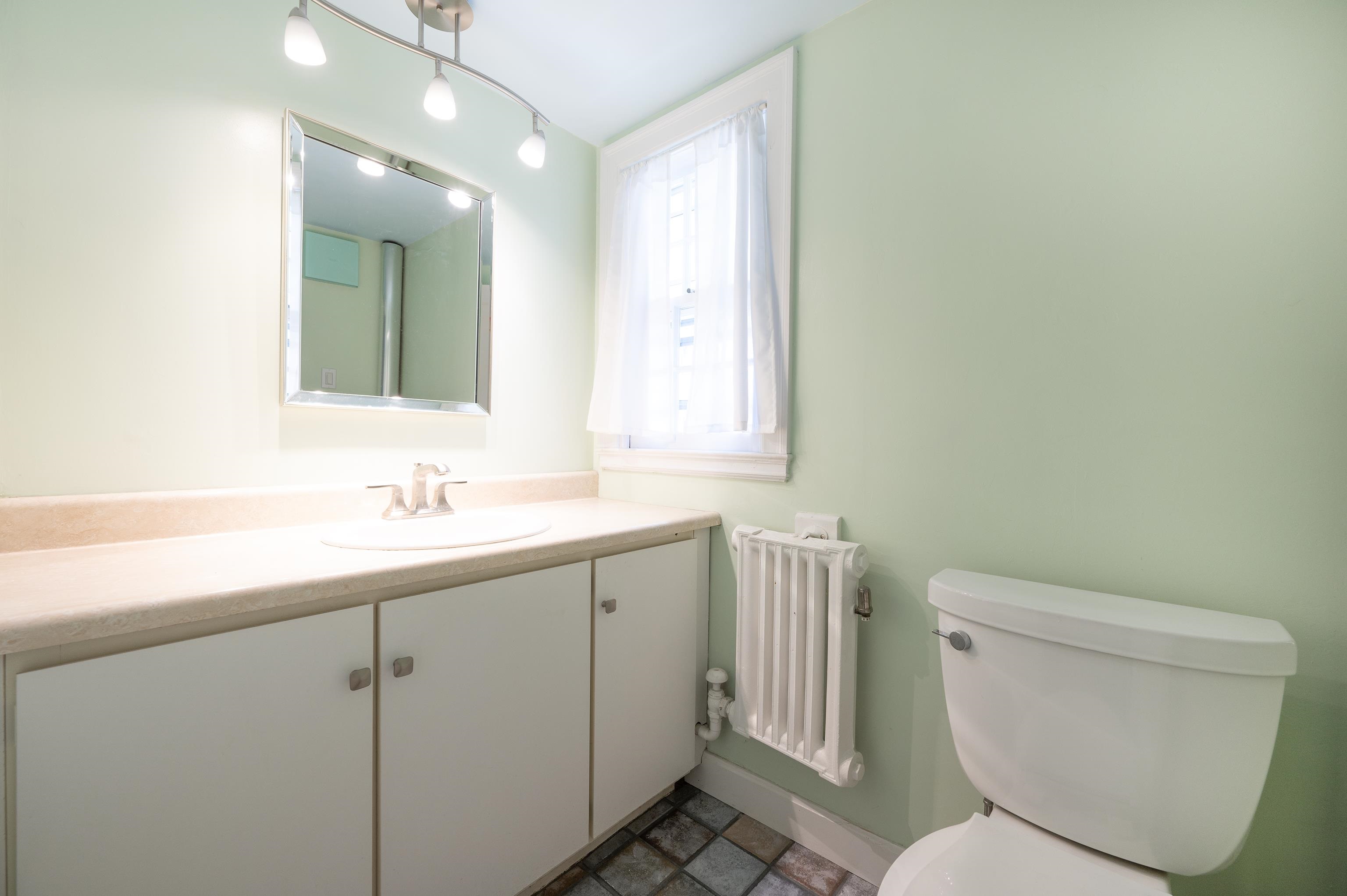 135 Bellevue Avenue Rutland, VT 05701 - Photo 17 of 44
