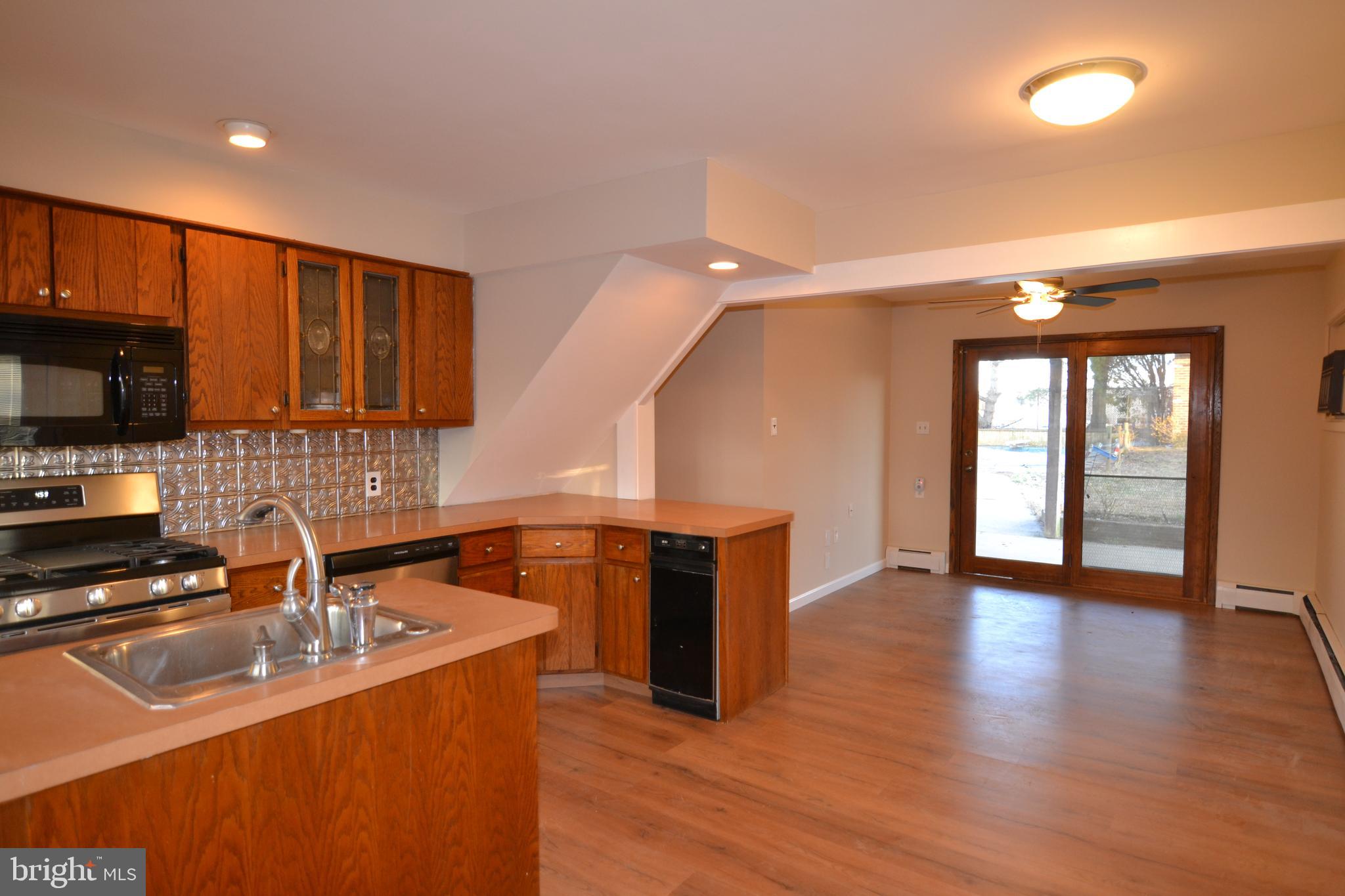 2867 Norcom Road Philadelphia, PA 19154 - Photo 3 of 42 Eat In Kitchen