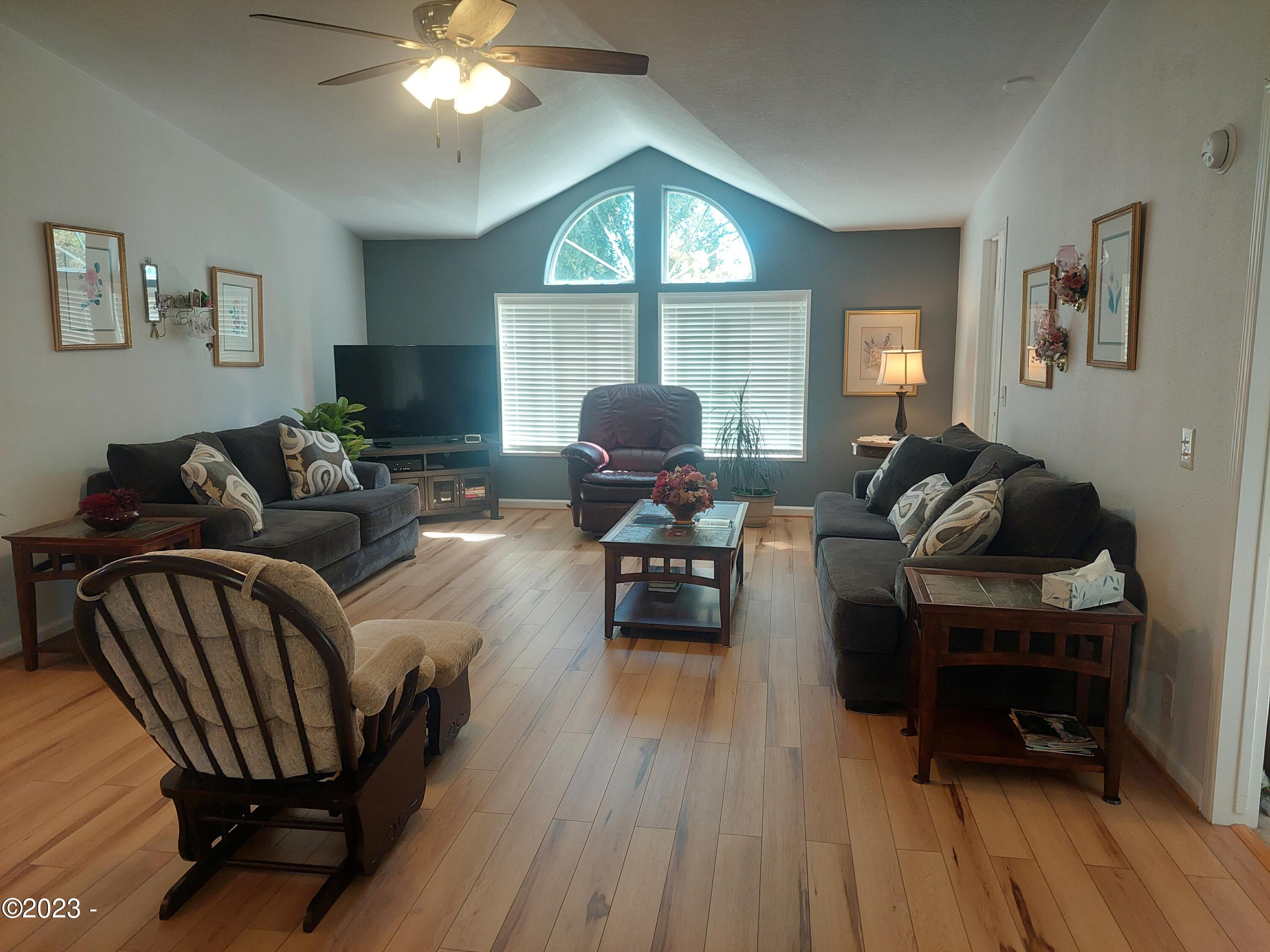 655 Northeast Burnett Road McMinnville, OR 97128 - Photo 2 of 44 Living Room View From Front Entrance