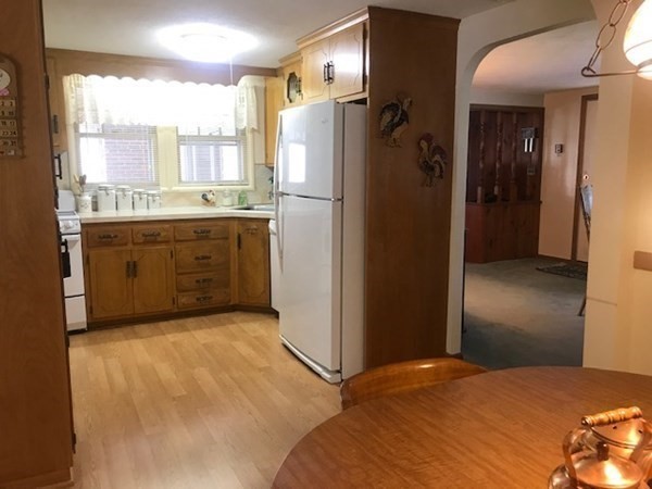 81 White Oak Road Springfield, MA 01128 - Photo 11 of 35