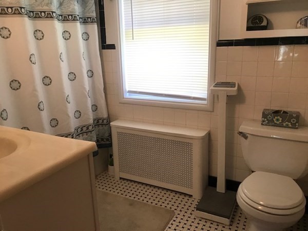 81 White Oak Road Springfield, MA 01128 - Photo 13 of 35