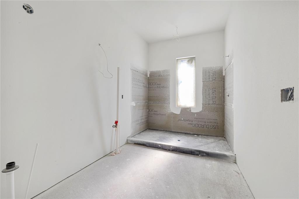 1505 West Arch Street, Unit 1 Tampa, FL 33607 - Photo 20 of 27 an empty room with windows