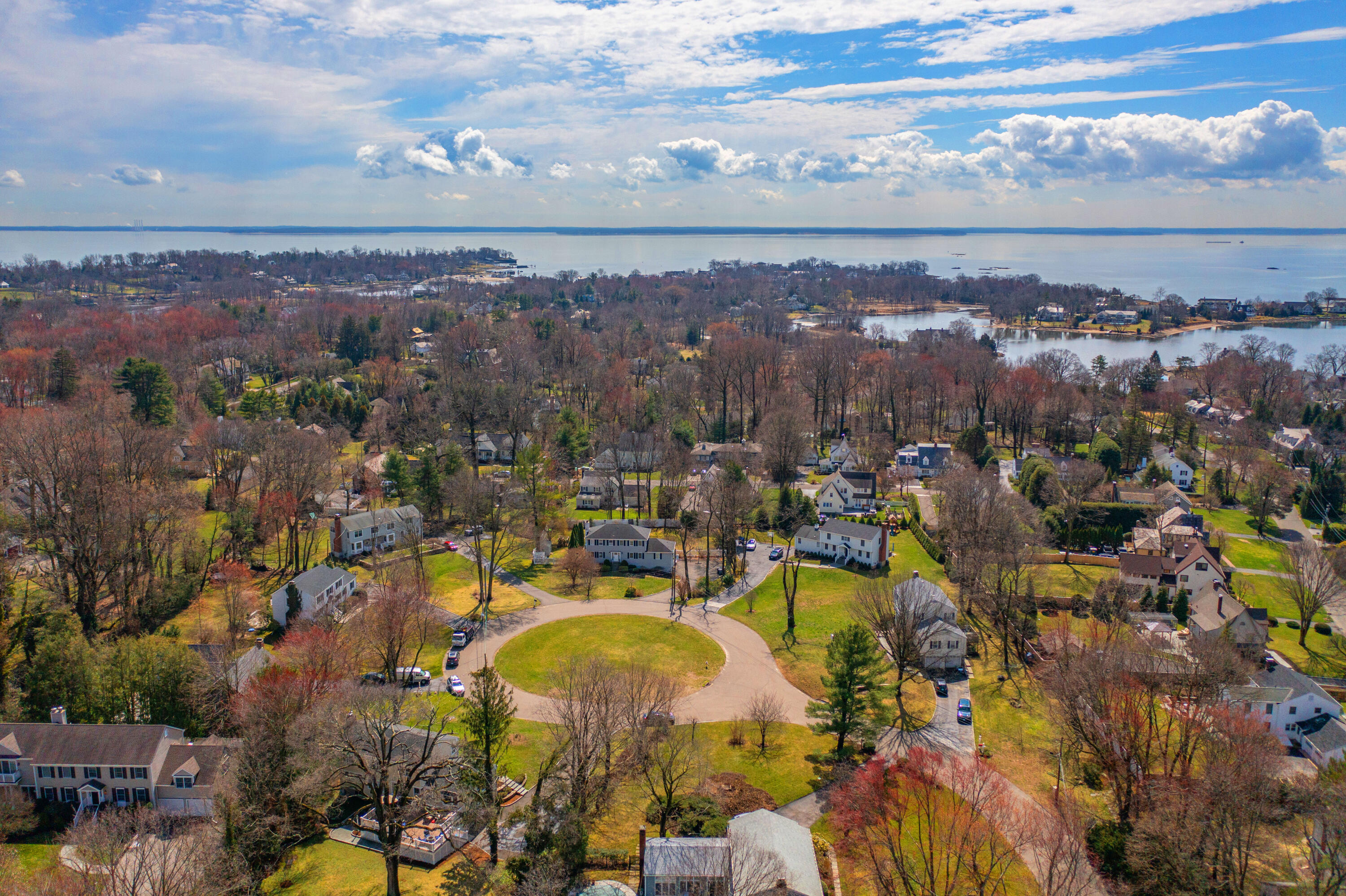 9 Duffy's Lane Darien, CT 06820 - Photo 4 of 42 a view of a city with ocean view
