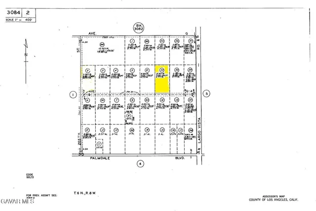 a picture of a bathroom sink