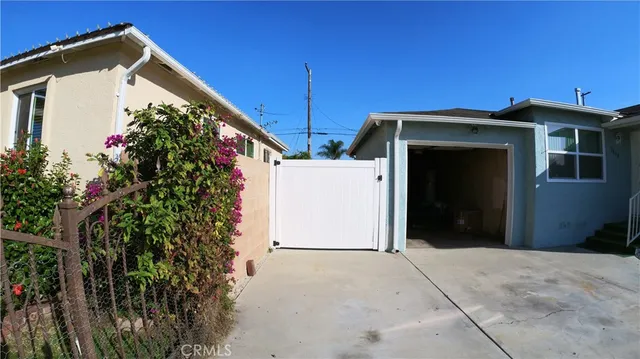 a view of a house with a garage