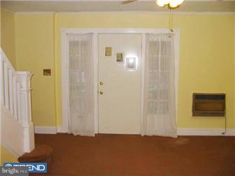 38 North State Road Upper Darby, PA 19082 - Photo 3 of 12 Living Room