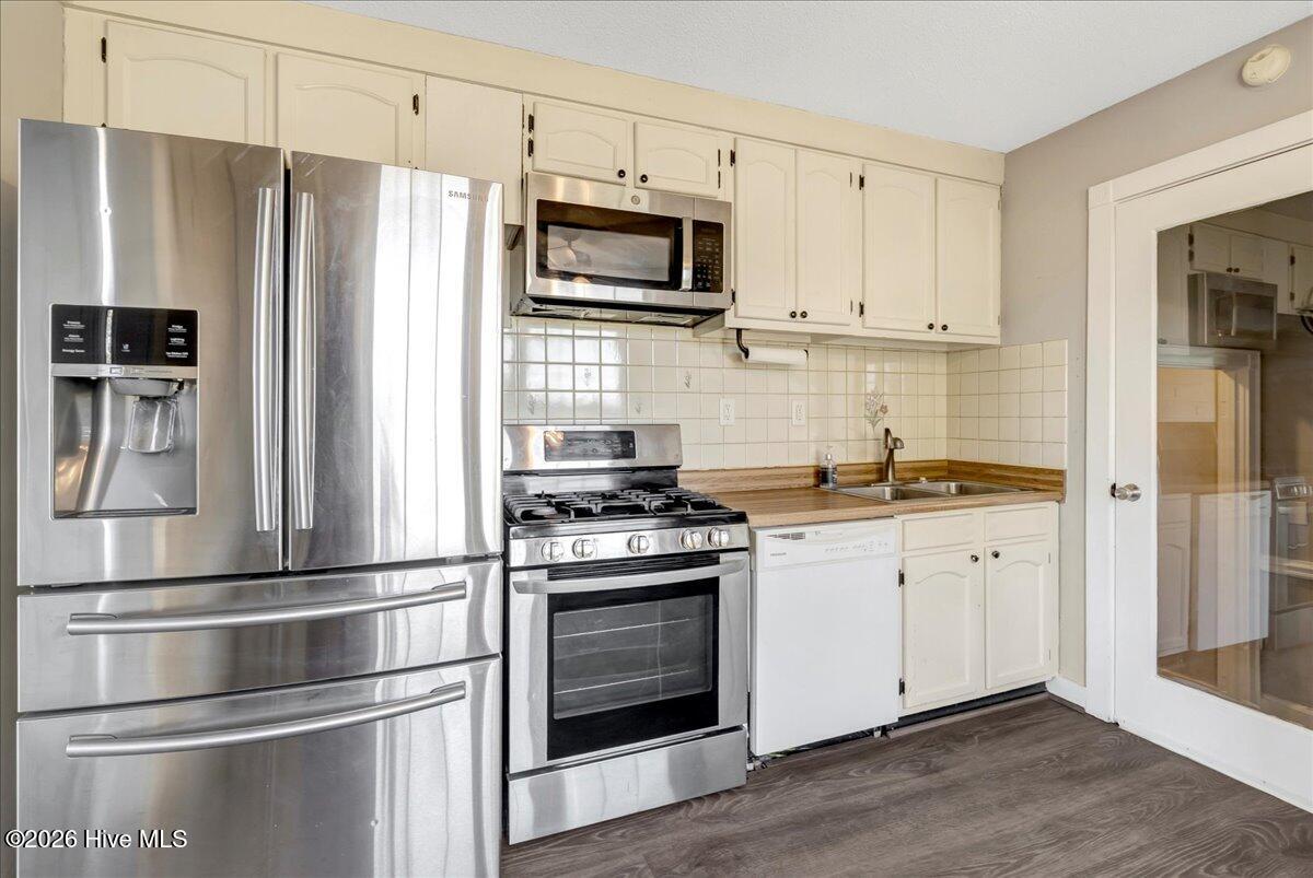 394 Mallie Pearce Road Zebulon, NC 27597 - Photo 12 of 43 26-DSC00558