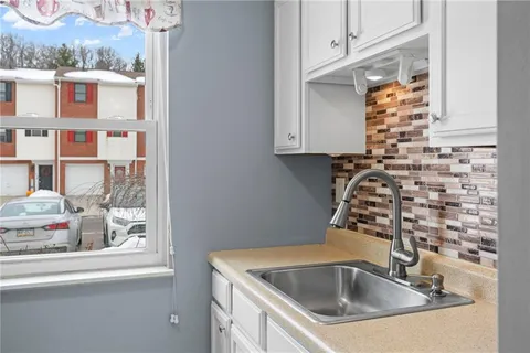 $250,000 | 203 Woodhaven Drive, Seven Fields, PA 16046