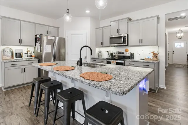 $449,900 | 345 Ridgeview Lane, Mars Hill, NC 28754