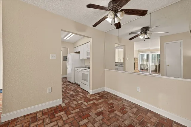 $110,000 | 1500 Bay Area Boulevard, Unit 183, Houston, TX 77058