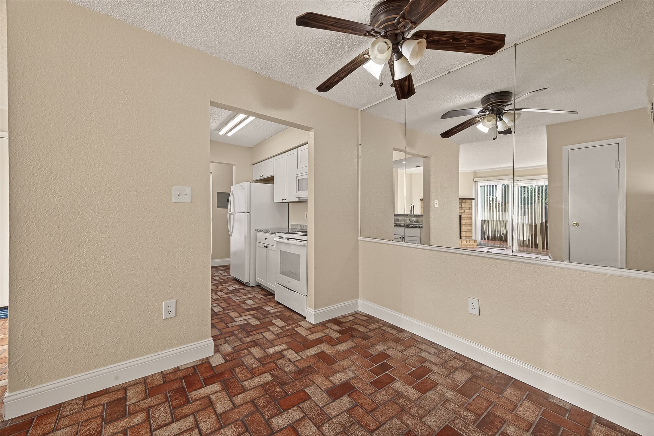 1500 Bay Area Boulevard, Unit 183 Houston, TX 77058 - Photo 4 of 24 wooden floor in an empty room with a window