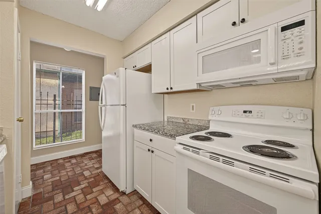 $110,000 | 1500 Bay Area Boulevard, Unit 183, Houston, TX 77058