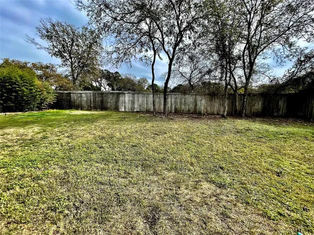 $430,000 | 1909 Willowcrest Loop, Denton, TX 76205