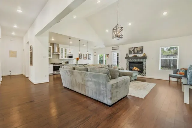 $430,000 | 1909 Willowcrest Loop, Denton, TX 76205