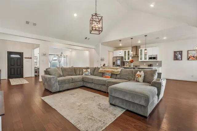 $430,000 | 1909 Willowcrest Loop, Denton, TX 76205