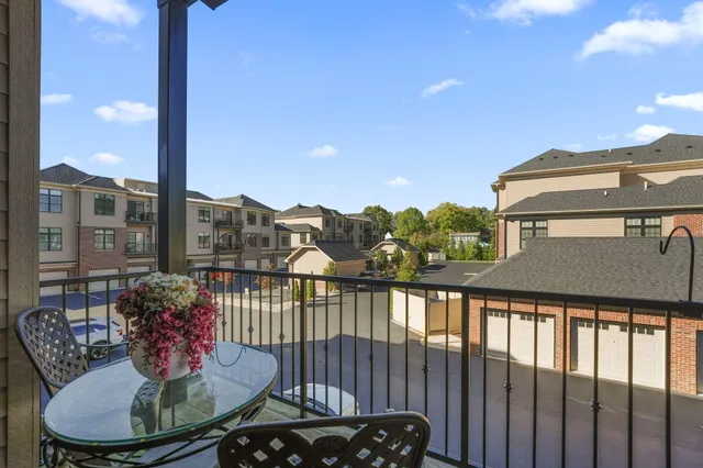 $344,900 | 354 West Chicago Street, Unit 200, Valparaiso, IN 46385