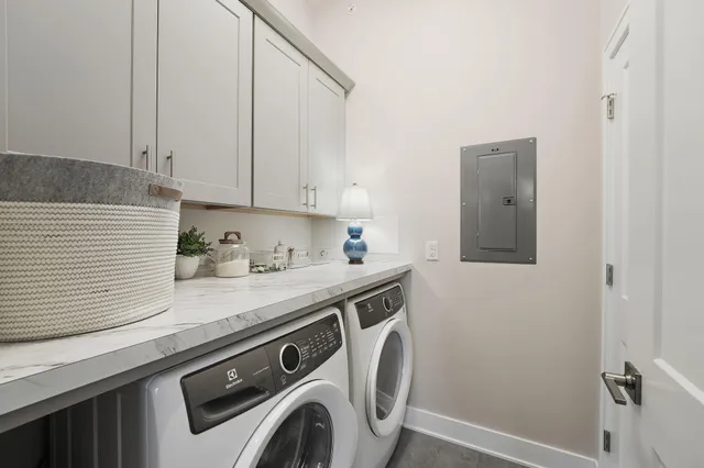 $344,900 | 354 West Chicago Street, Unit 200, Valparaiso, IN 46385