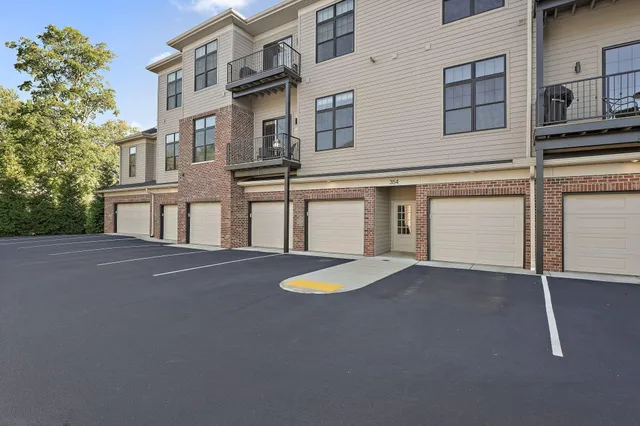 $344,900 | 354 West Chicago Street, Unit 200, Valparaiso, IN 46385