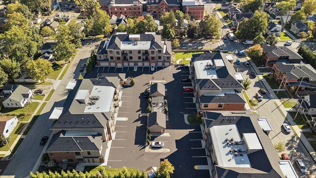 $344,900 | 354 West Chicago Street, Unit 200, Valparaiso, IN 46385