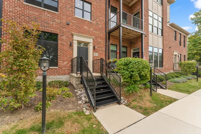 $344,900 | 354 West Chicago Street, Unit 200, Valparaiso, IN 46385
