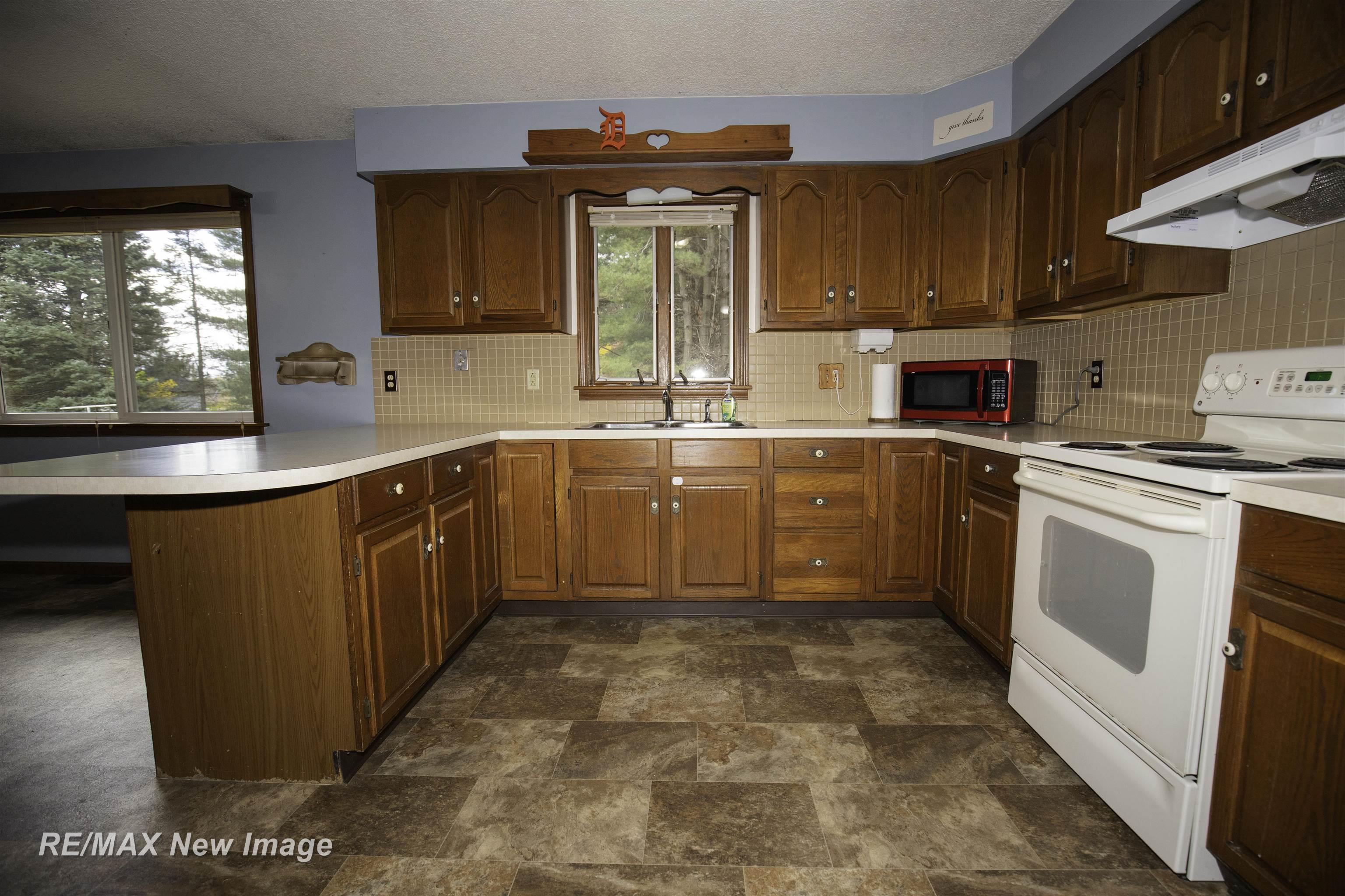 15902 South Hemlock Road Oakley, MI 48649 - Photo 15 of 29 50126481-14.JPG