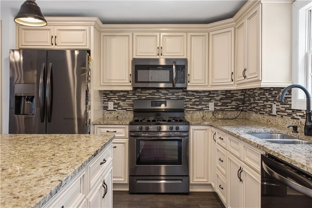 1090 Clinton Road Clinton, PA 15026 - Photo 11 of 24 Gallery Image 11