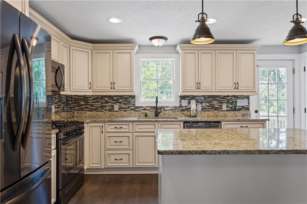 1090 Clinton Road Clinton, PA 15026 - Photo 12 of 24 Gallery Image 12